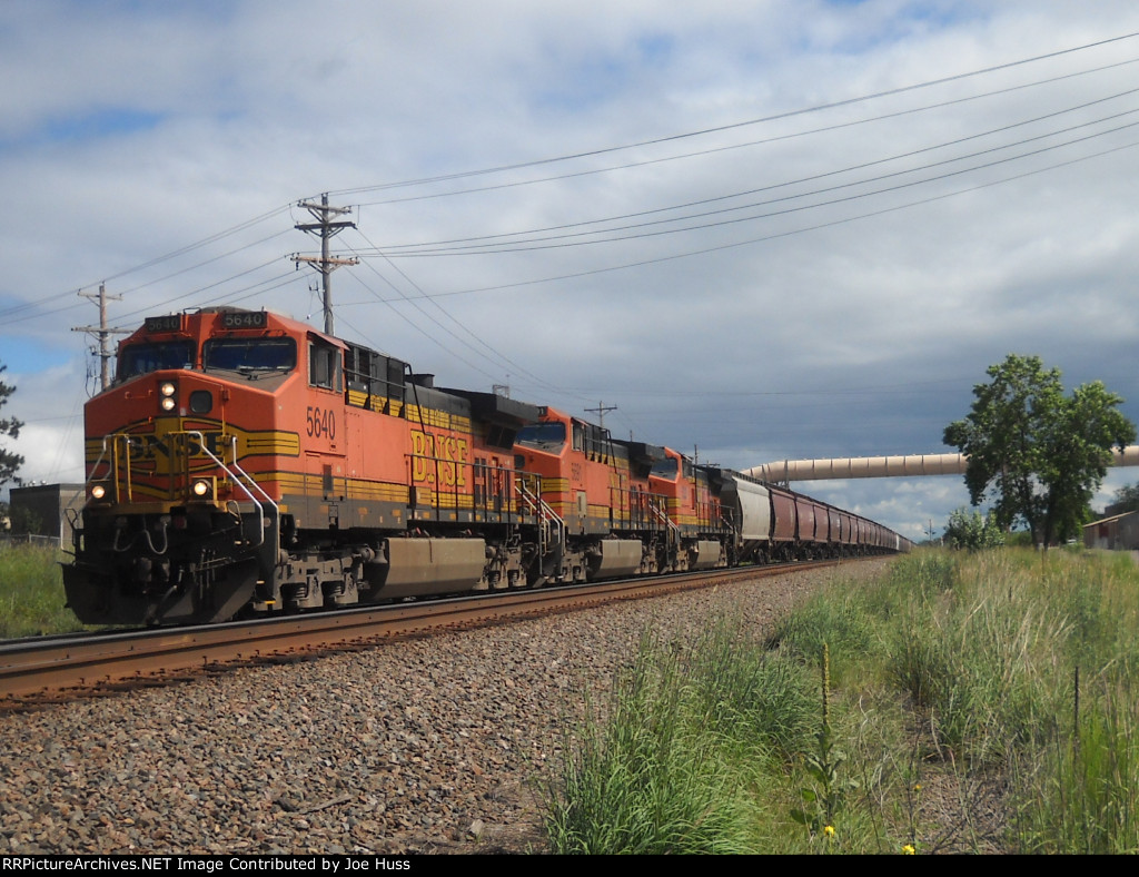 BNSF 5640 West